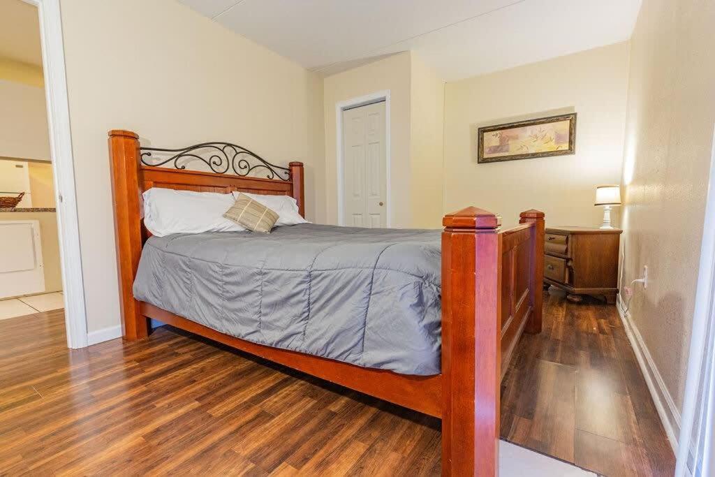 2-Bed, 1-Bath Apartment Near I-24, Great Location チャタヌーガ エクステリア 写真
