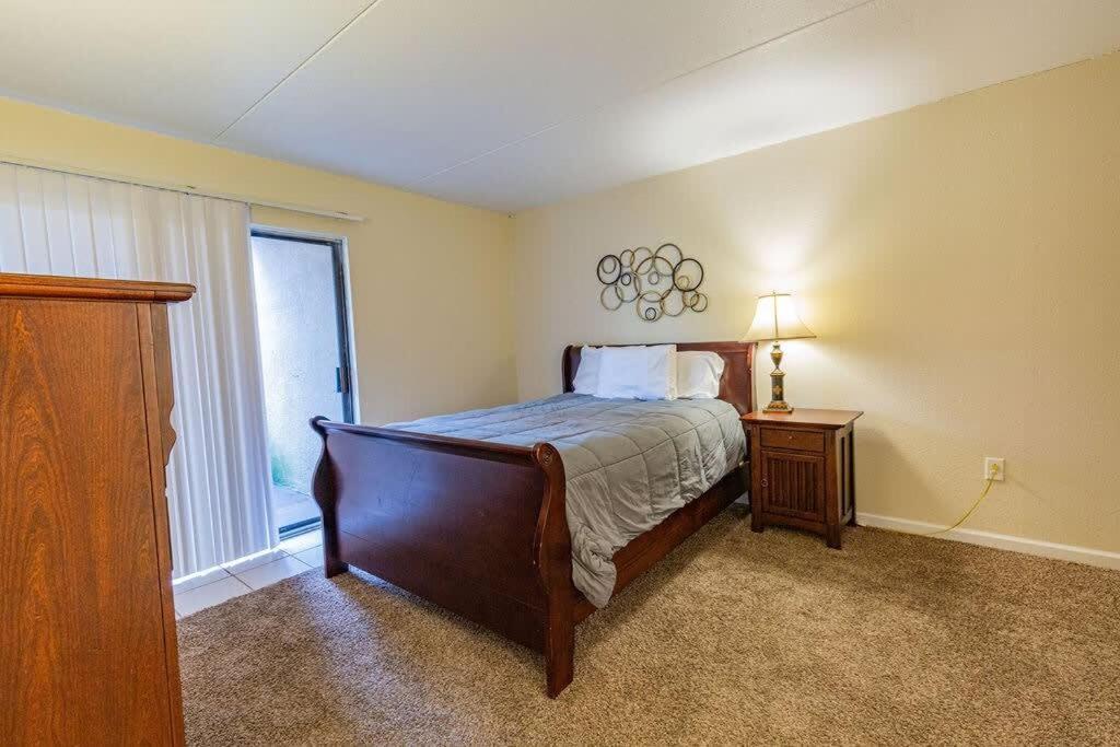 2-Bed, 1-Bath Apartment Near I-24, Great Location チャタヌーガ エクステリア 写真